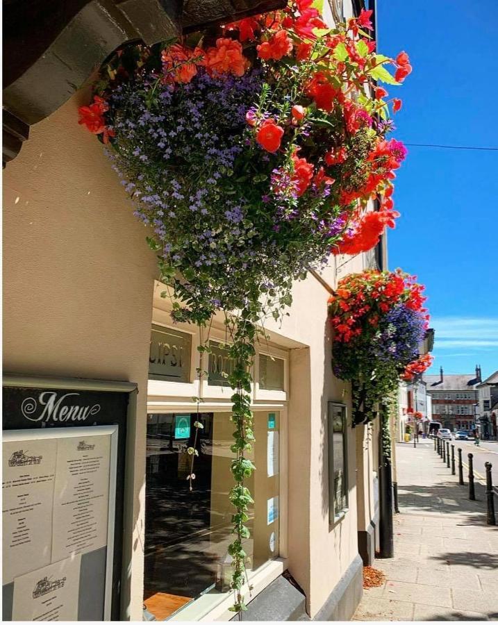 The Coach And Horses Inn Chepstow Bagian luar foto