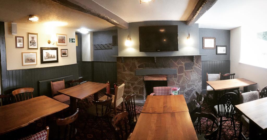 The Coach And Horses Inn Chepstow Bagian luar foto